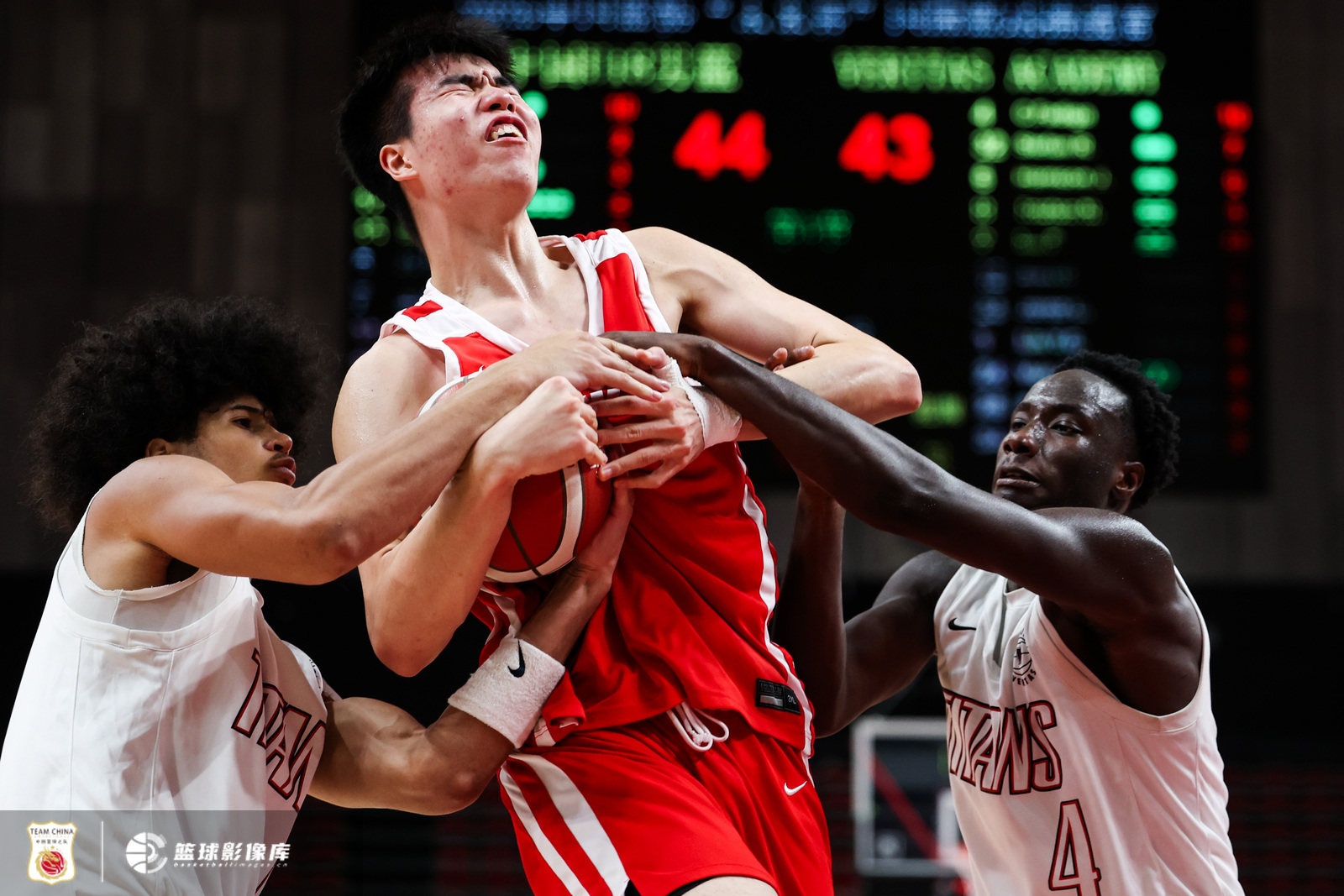 中国U18男篮70-64力克VA预科学院 张宇辰17+2+1断 涂瀚之10+5 中国U18男篮70-64力克VA预科学院 张宇辰17+2+1断 涂瀚之10+5