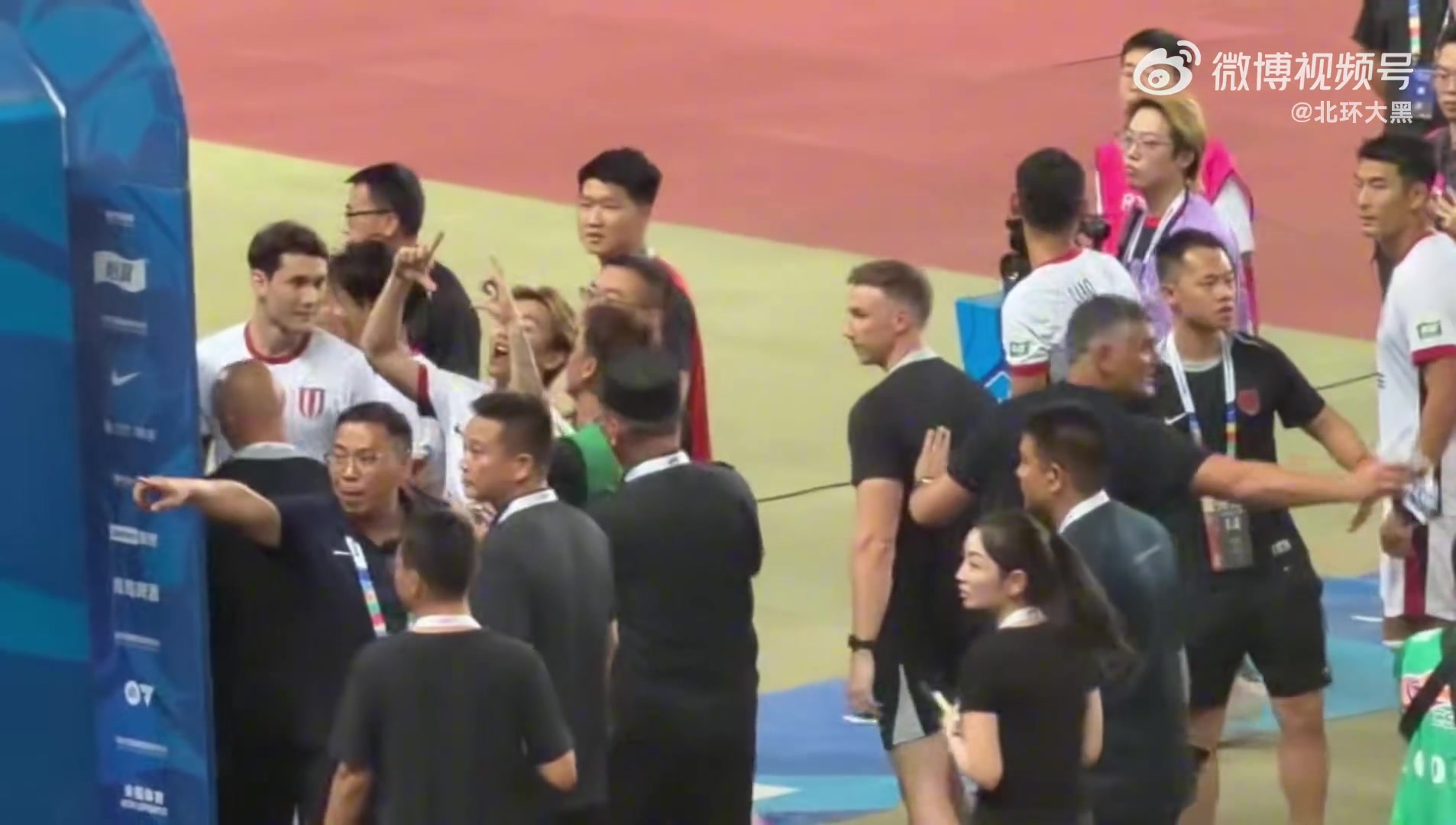 观网：韦世豪疑暗讽河南”偷井盖” 极有可能遭追罚 预计至少禁3场